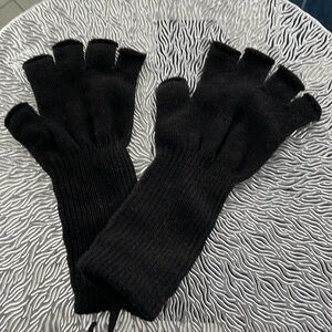 Women’s Black fingerless wool gloves